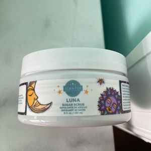 Scentsy Luna Scrub